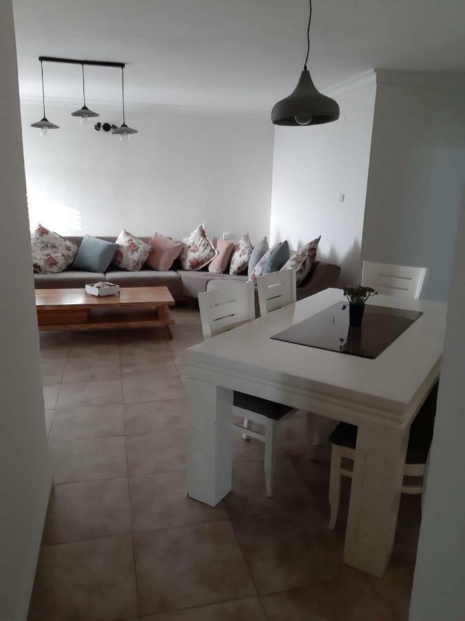 Spacious Apt. W/ Seaview, Fireplace & Netflix Acre Exterior foto