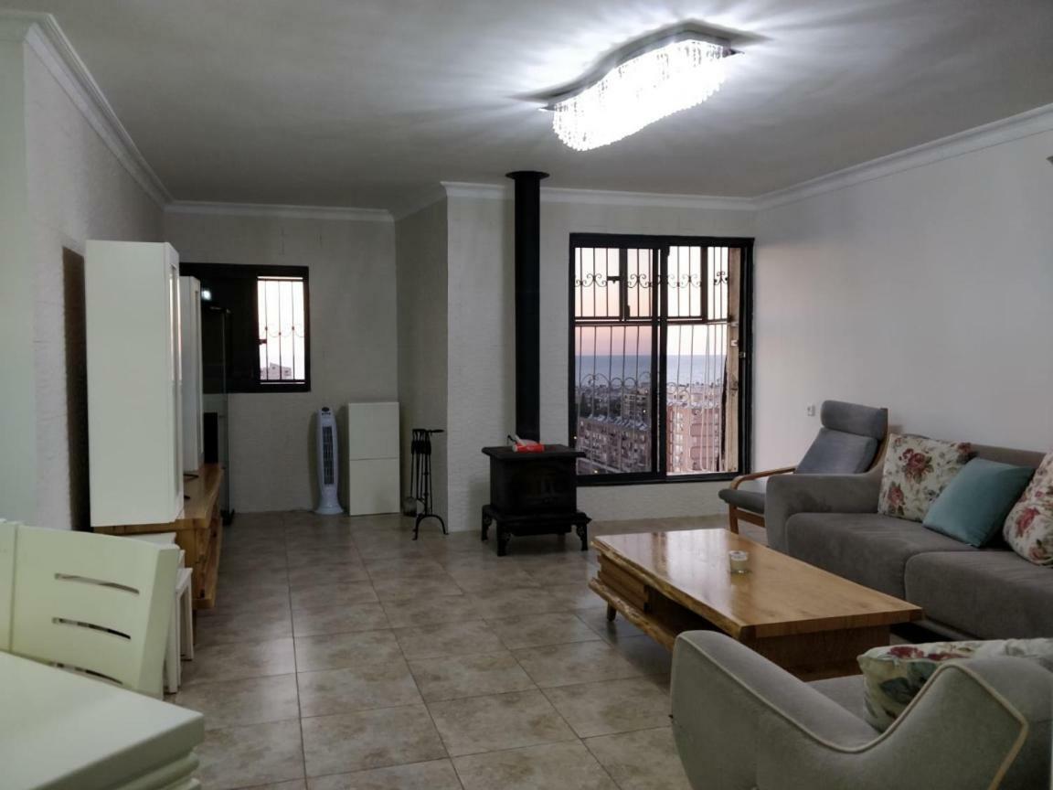 Spacious Apt. W/ Seaview, Fireplace & Netflix Acre Exterior foto